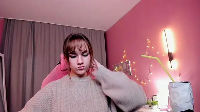 Snapshot of Jamie_Chung chatting on 23, 11, 2025 Jamie Chung online show from 23, 11, 2025