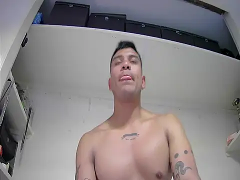 Snapshot of Romario28 chatting on 1, 10, 2025 Romario28 online show from 1, 10, 2025