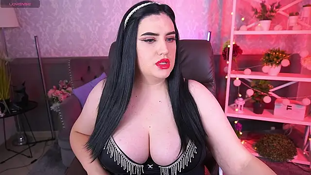 Snapshot of LunaPearll chatting on 6, 10, 2025 LunaPearll online show from 6, 10, 2025
