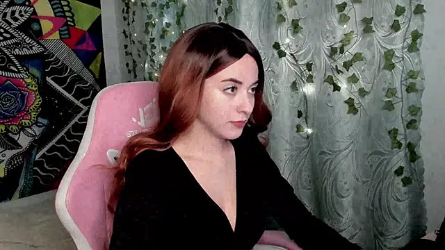 Snapshot of mona_fly chatting on 16, 10, 2025 mona fly online show from 16, 10, 2025