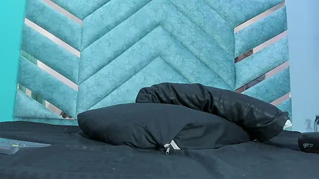 AngelineJolie online show from 25, 2, 2026