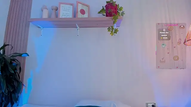 Cristalfoxy  online show from 24, 11, 2025