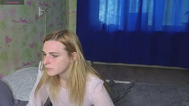 Snapshot of HelenMartines chatting on 15, 6, 2026 HelenMartines online show from 15, 6, 2026
