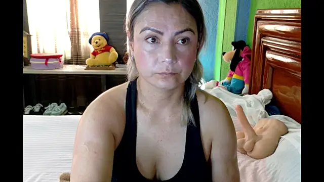 Snapshot of _Charlize_theron_ chatting on 11, 6, 2026 Charlize theron online show from 11, 6, 2026