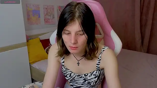 Snapshot of EllinEverly chatting on 19, 6, 2026 EllinEverly online show from 19, 6, 2026