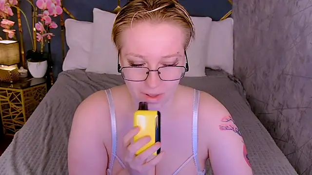 AlexandraGreen online show from 19, 4, 2026