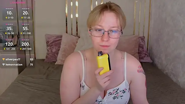 Snapshot of AlexandraGreen chatting on 16, 5, 2026 AlexandraGreen online show from 16, 5, 2026