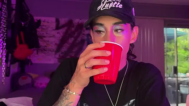 xoFrankie online show from 7, 10, 2025