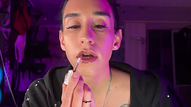 xoFrankie online show from 17, 12, 2025