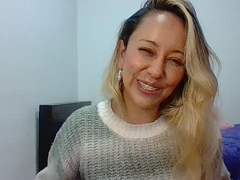 Snapshot of leah_susman chatting on 16, 9, 2025 leah susman online show from 16, 9, 2025