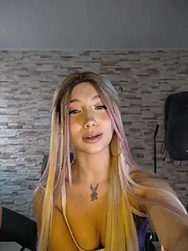 Snapshot of Ella_rr chatting on 24, 4, 2026 Ella rr online show from 24, 4, 2026