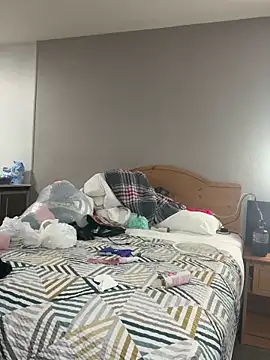 CinnaCakesss online show from 13, 10, 2025