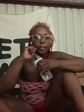 Snapshot of CinnaCakesss chatting on 23, 7, 2026 CinnaCakesss online show from 23, 7, 2026