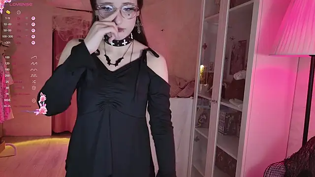 MiraJadee online show from 28, 10, 2025