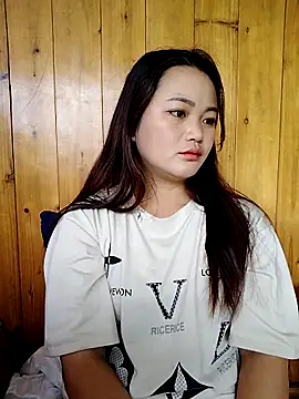 Snapshot of lusy-000 chatting on 22, 10, 2025 lusy-000 online show from 22, 10, 2025