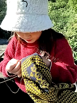 Snapshot of lusy-000 chatting on 26, 11, 2025 lusy-000 online show from 26, 11, 2025