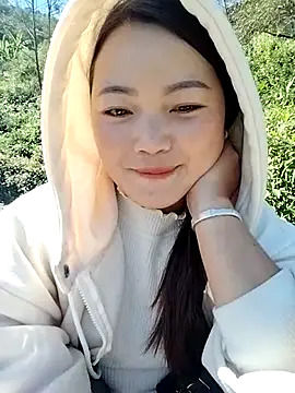 Snapshot of lusy-000 chatting on 29, 11, 2025 lusy-000 online show from 29, 11, 2025