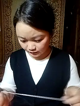 Snapshot of lusy-000 chatting on 4, 12, 2025 lusy-000 online show from 4, 12, 2025