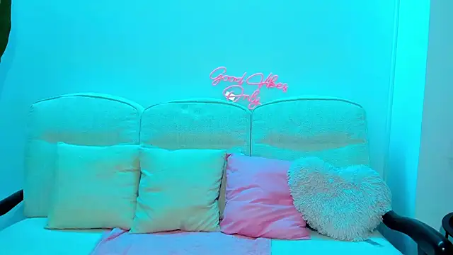 JessicaSky  online show from 15, 4, 2026