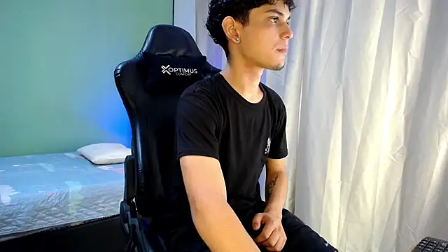 dilan hott  online show from 9, 10, 2025