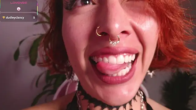 Snapshot of bri_von_dhara__ chatting on 3, 5, 2026 bri von dhara online show from 3, 5, 2026