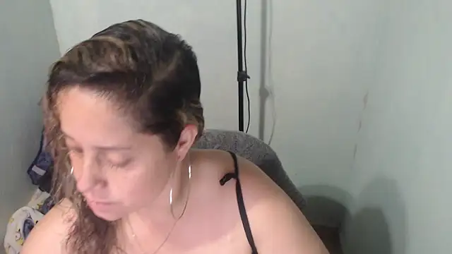 Brenda bigtitis online show from 16, 2, 2026