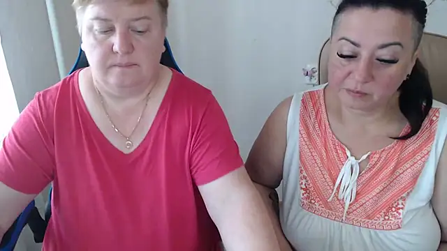 Snapshot of Bertie_Adeline chatting on 13, 9, 2025 Bertie Adeline online show from 13, 9, 2025