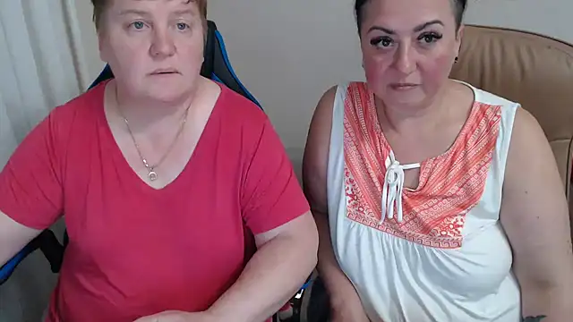 Snapshot of Bertie_Adeline chatting on 25, 9, 2025 Bertie Adeline online show from 25, 9, 2025