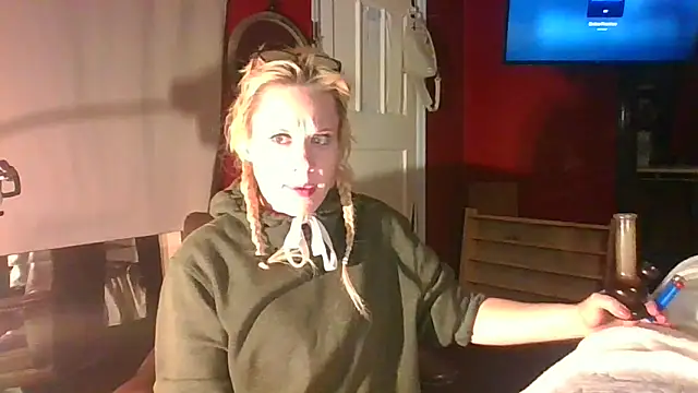 TaylorMade2223 online show from 13, 9, 2025