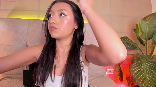 Luna Moo  online show from 21, 10, 2025