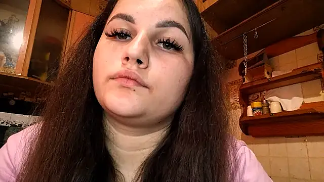 DierdreCousineau online show from 6, 11, 2025