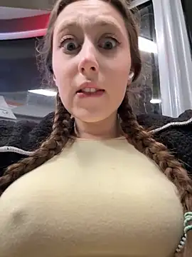 FroggyAnna online show from 4, 12, 2025