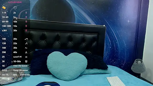 Snapshot of tiinaa_jouns chatting on 22, 9, 2025 tiinaa jouns online show from 22, 9, 2025