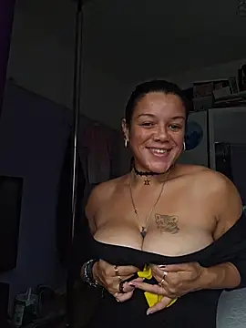 Snapshot of GoddessChantelle chatting on 19, 10, 2025 GoddessChantelle online show from 19, 10, 2025