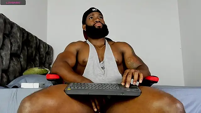 Snapshot of james_musclebbc chatting on 18, 4, 2026 james musclebbc online show from 18, 4, 2026