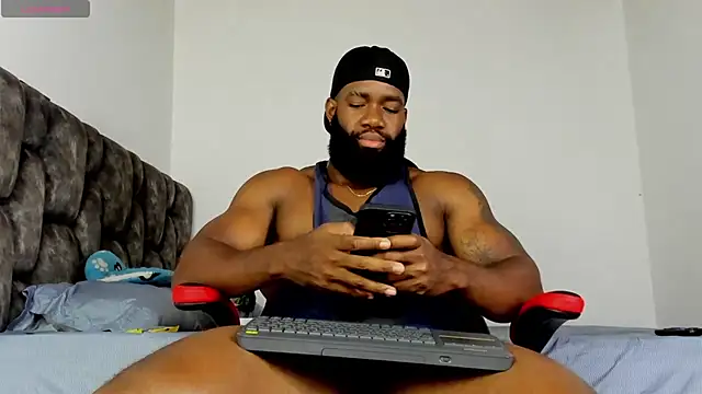 Snapshot of james_musclebbc chatting on 20, 4, 2026 james musclebbc online show from 20, 4, 2026