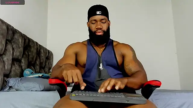 Snapshot of james_musclebbc chatting on 21, 4, 2026 james musclebbc online show from 21, 4, 2026