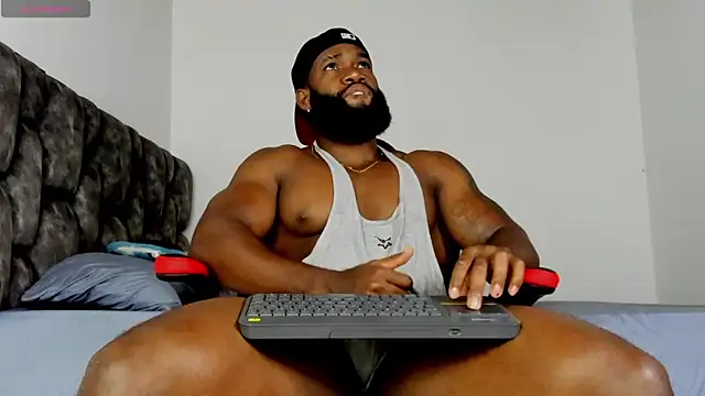 Snapshot of james_musclebbc chatting on 24, 4, 2026 james musclebbc online show from 24, 4, 2026