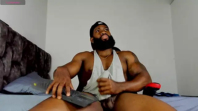 Snapshot of james_musclebbc chatting on 5, 5, 2026 james musclebbc online show from 5, 5, 2026