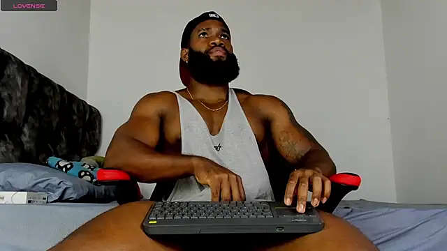 Snapshot of james_musclebbc chatting on 15, 5, 2026 james musclebbc online show from 15, 5, 2026