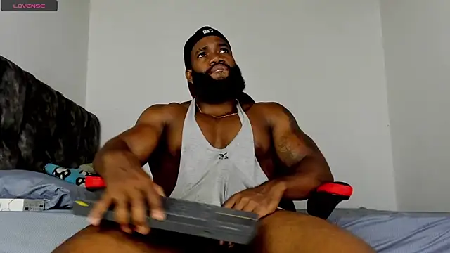 Snapshot of james_musclebbc chatting on 16, 5, 2026 james musclebbc online show from 16, 5, 2026