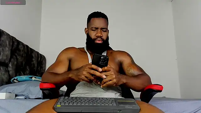 Snapshot of james_musclebbc chatting on 2, 6, 2026 james musclebbc online show from 2, 6, 2026