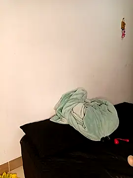 Liahdiaz  online show from 7, 10, 2025