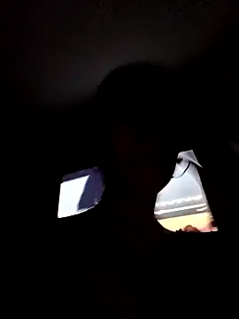 Liahdiaz  online show from 3, 12, 2025