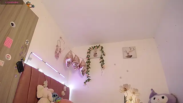 Liahdiaz  online show from 1, 4, 2026