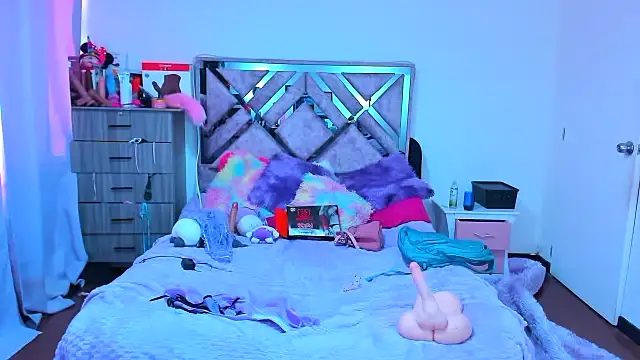 Luna Analya online show from 18, 12, 2025