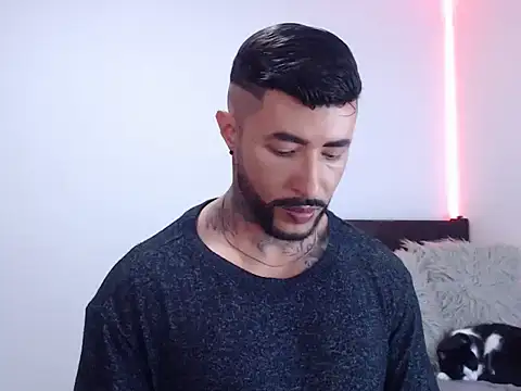 andrea de lucaa online show from 6, 11, 2025