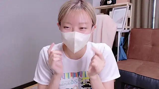 Nana  ch online show from 22, 9, 2025