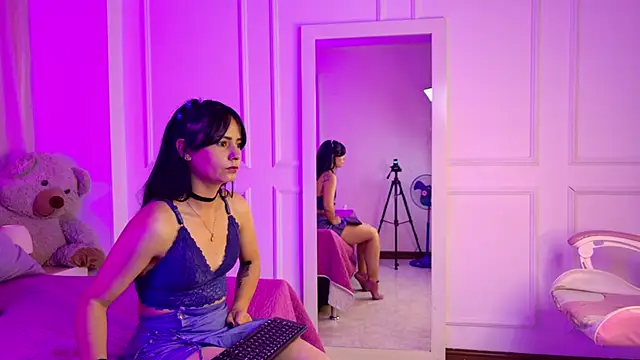 Snapshot of Cielo_bm chatting on 13, 9, 2025 Cielo bm online show from 13, 9, 2025