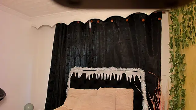 Tiffany Nm online show from 15, 12, 2025